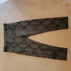 Lululemon wunder under crop